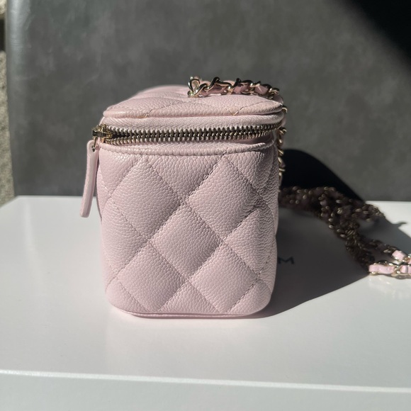Chanel Light Pink Quilted Vanity Crossbody Bag 22P - Picture 4 of 11